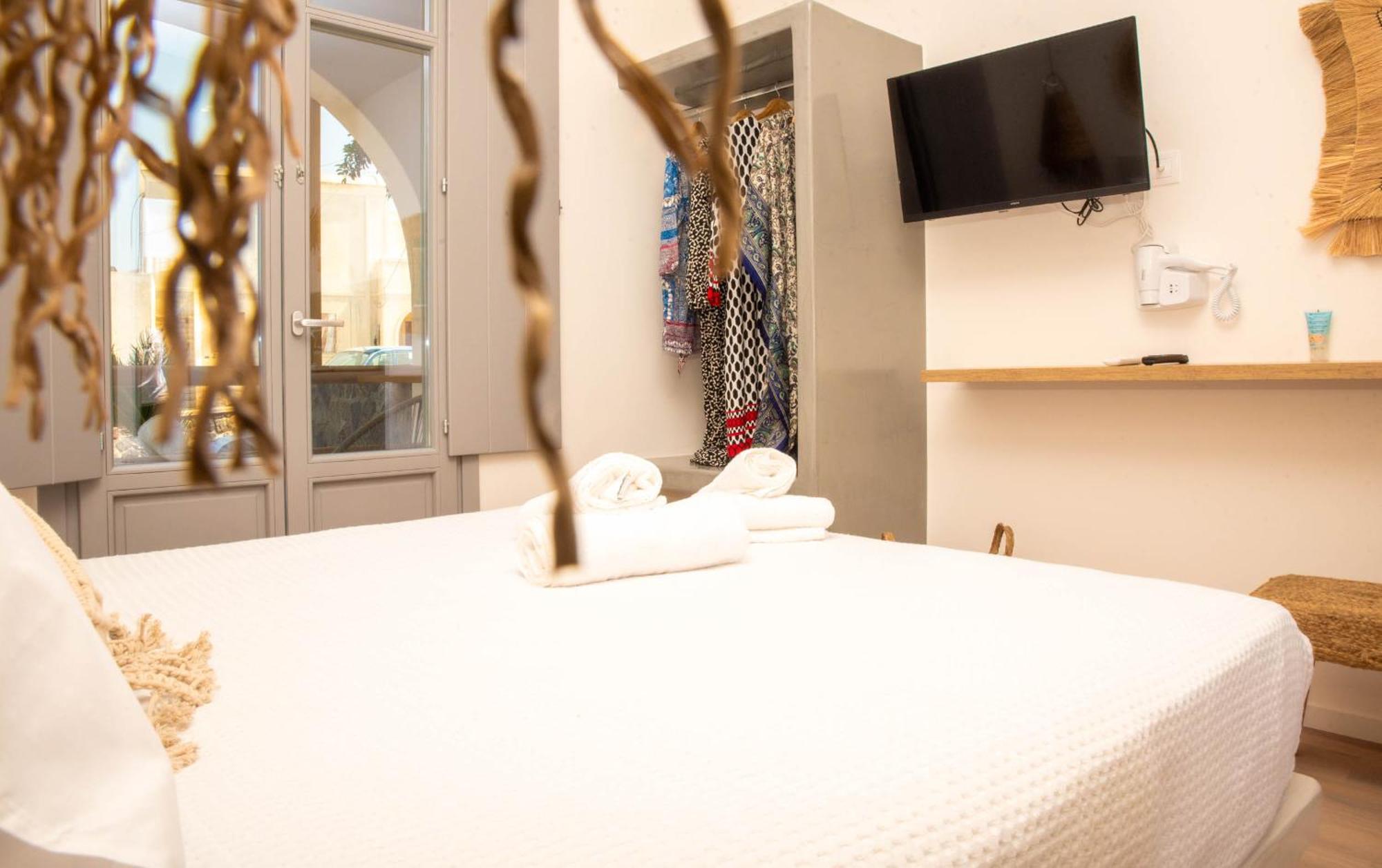 Aidani Luxurious Rooms Vothon Room photo